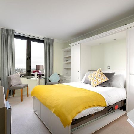 Point West Apartments Londra Esterno foto