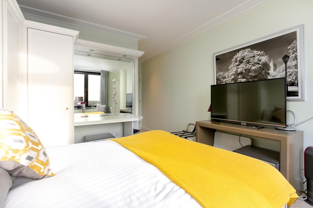 Point West Apartments Londra Esterno foto