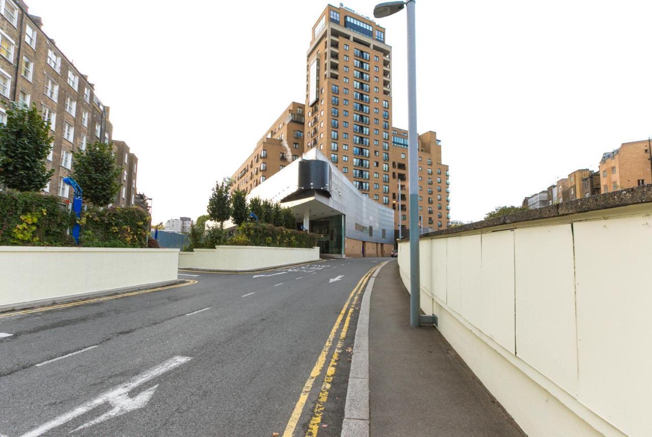Point West Apartments Londra Esterno foto