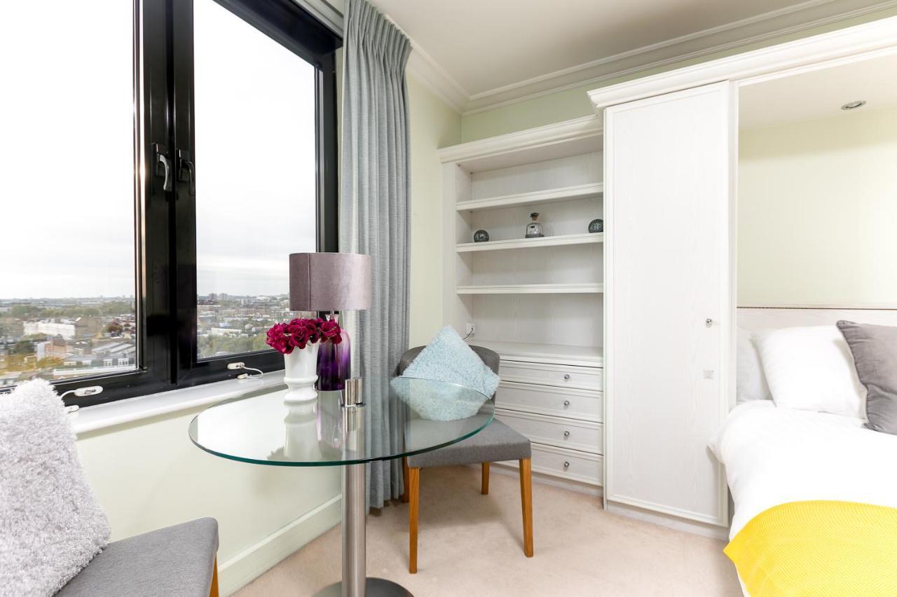 Point West Apartments Londra Esterno foto