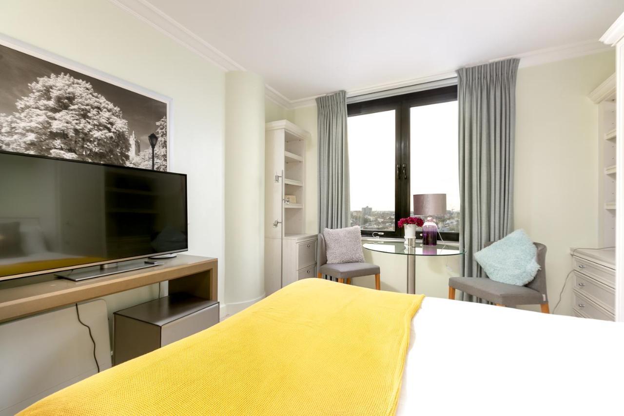 Point West Apartments Londra Esterno foto