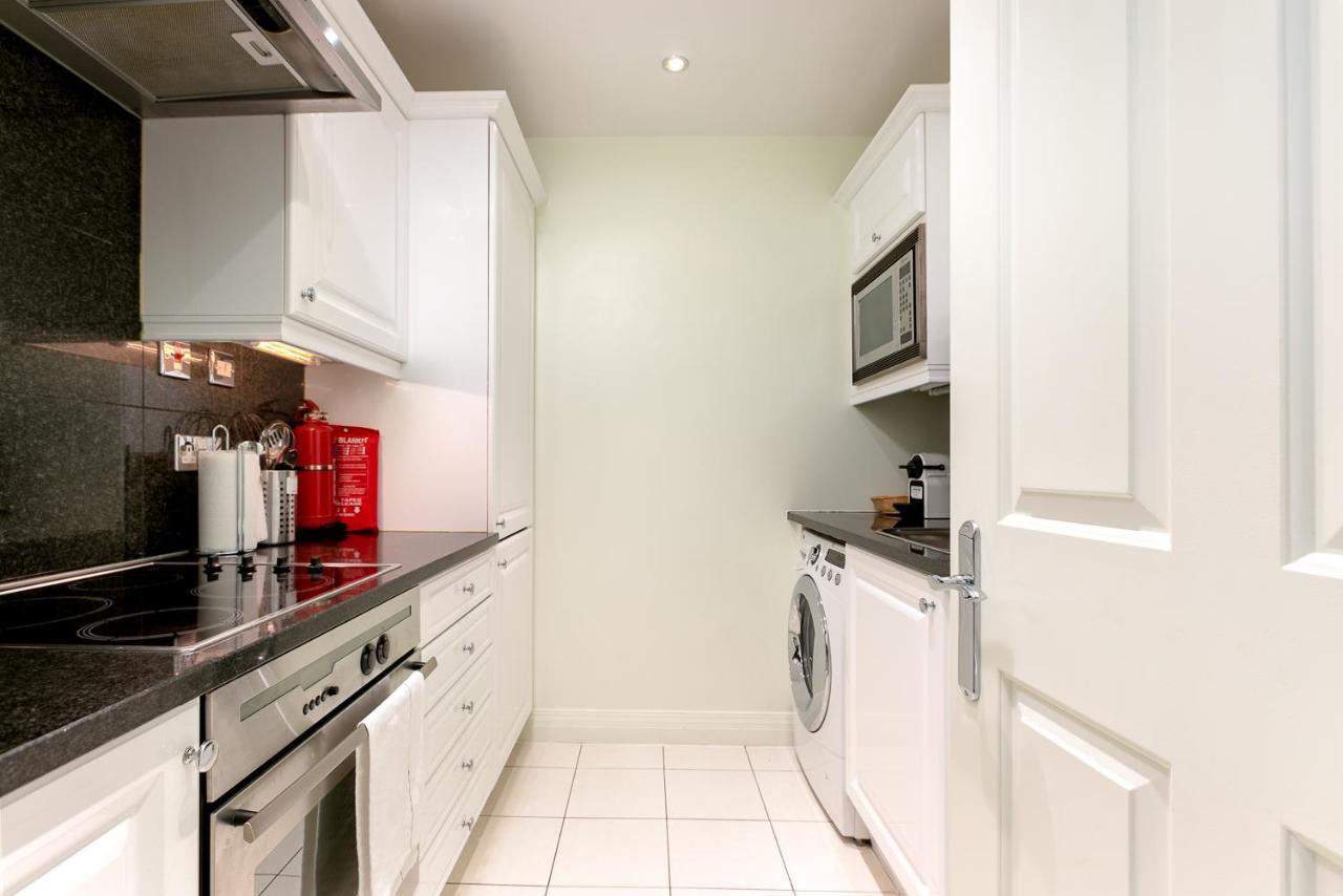Point West Apartments Londra Esterno foto