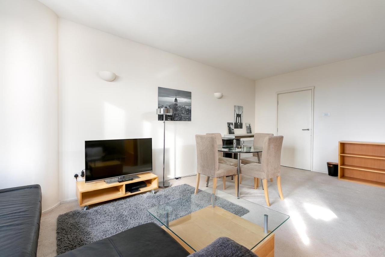 Point West Apartments Londra Esterno foto