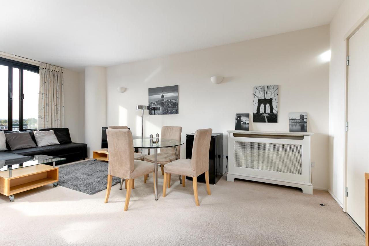 Point West Apartments Londra Esterno foto